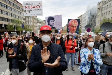 Anti-Zeman rally in Prague over Russia views