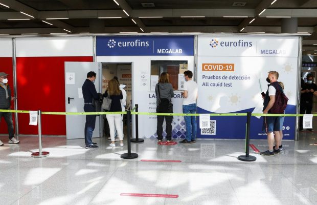 IATA закликала дозволити авіапасажирам здавати експрес-тести на коронавірус