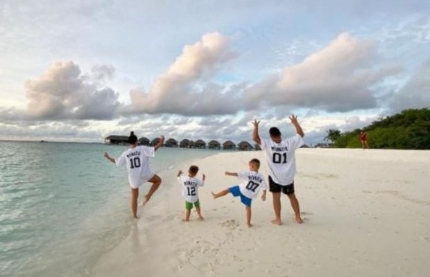 Monatik впервые показал лица своих сыновей (фото, видео)