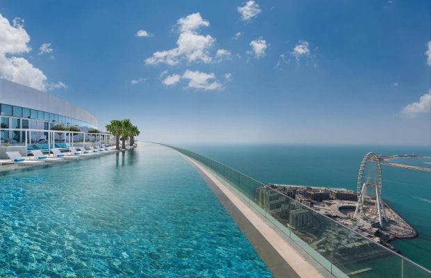 Готель в Дубаї потрапив до Книги рекордів Гіннеса за найвищий панорамний басейн