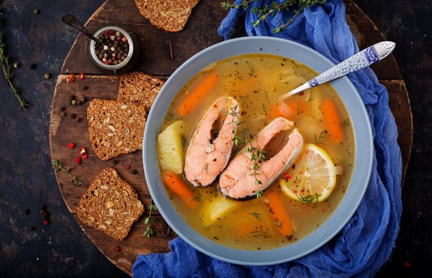 Уха из красной рыбы: как приготовить невероятный ароматный суп