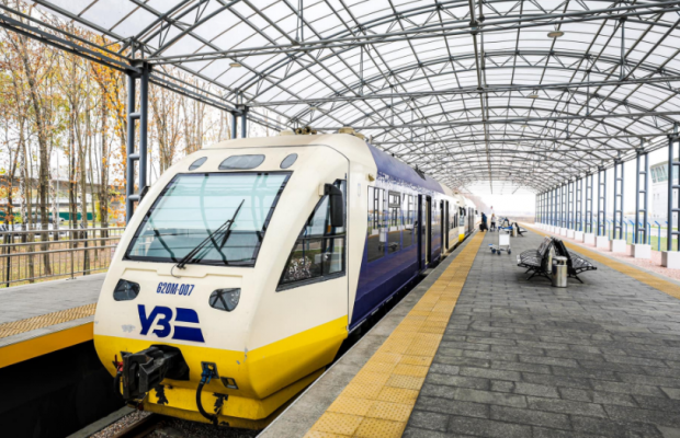 На потяг та автобус до аеропорту "Бориспіль" з Києва спецперепустка не потрібна