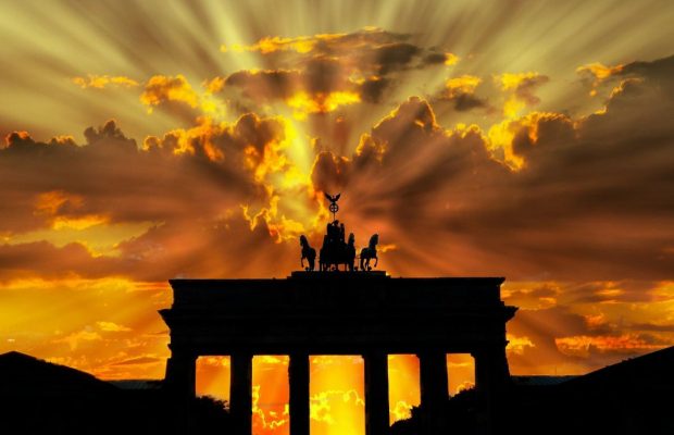 15 квітня 2021 - яке сьогодні свято, чим день увійшов в історію, що сьогодні не можна робити