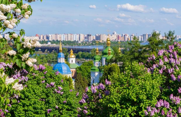 Троицкая родительская суббота 2021: как поминать родных и что нельзя делать