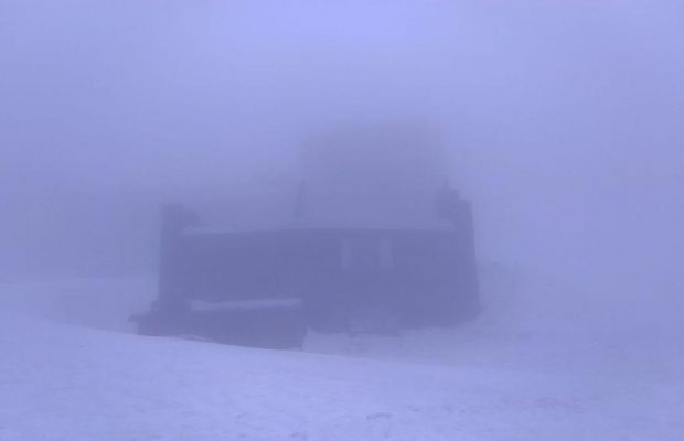 У Карпатах йде дощ, температура підвищилася до +2° (фото)