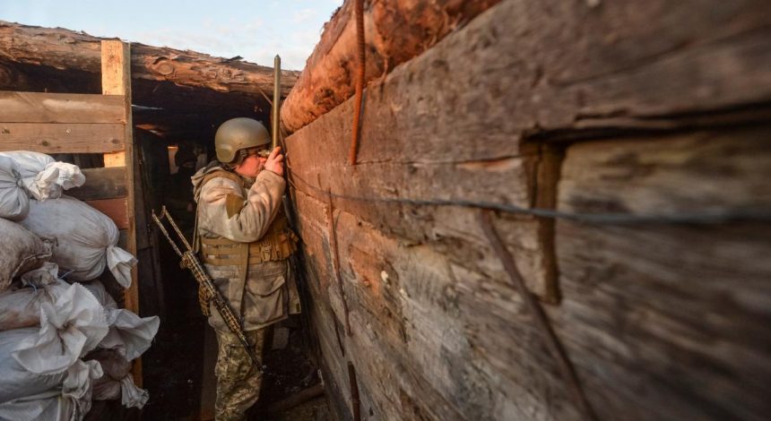 Боевики сбросили гранаты возле Майорского: один боец погиб, еще двое ранены