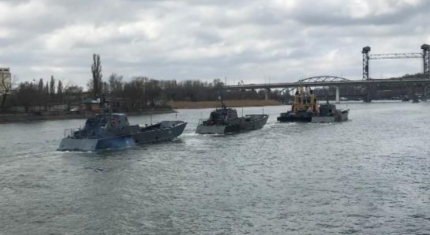 Россия направила в Черное море 15 военных кораблей (фото)