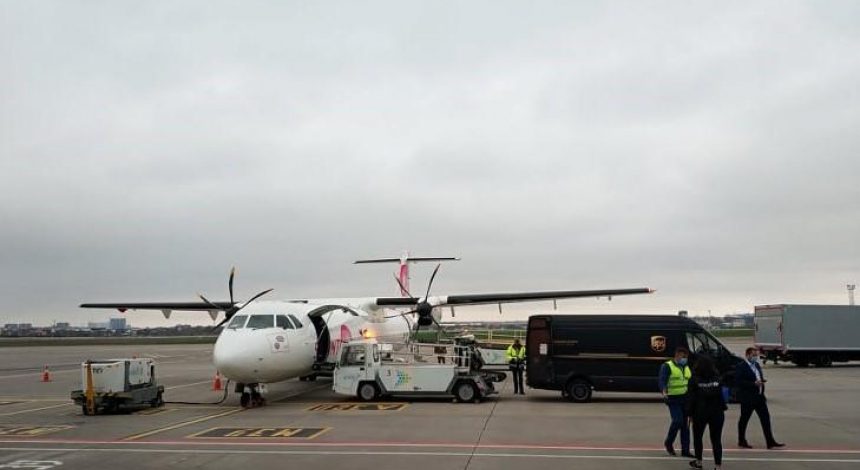 First batch of Pfizer vaccine arrives in Ukraine (Photo)