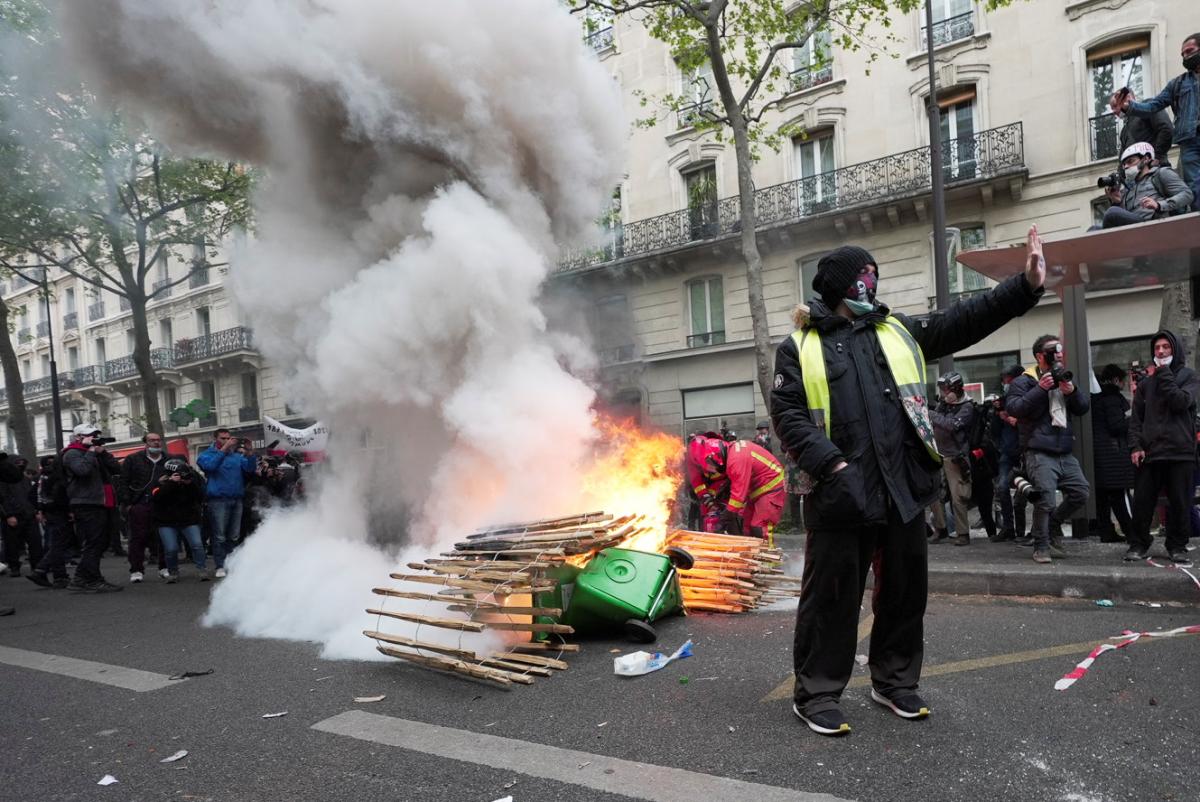 Первомайский протест в Париже / фото REUTERS