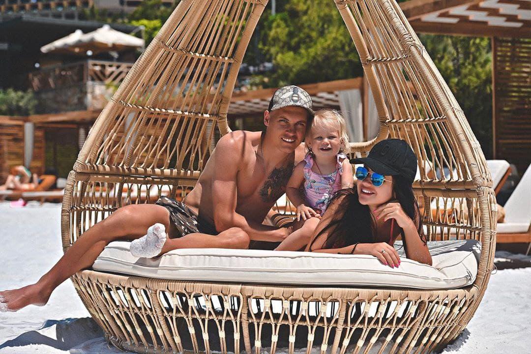 Родина Віталія Буяльського / фото instagram.com/buialska.alina/ Родина Віталія Буяльського / фото instagram.com/buialska.alina/