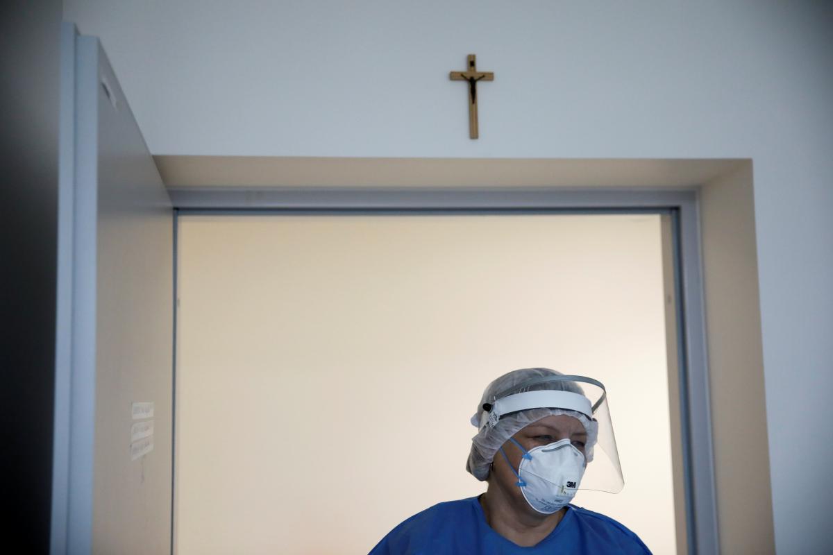 У Польщі послабили протиепідемічні обмеження / фото REUTERS У Польщі послабили протиепідемічні обмеження / фото REUTERS