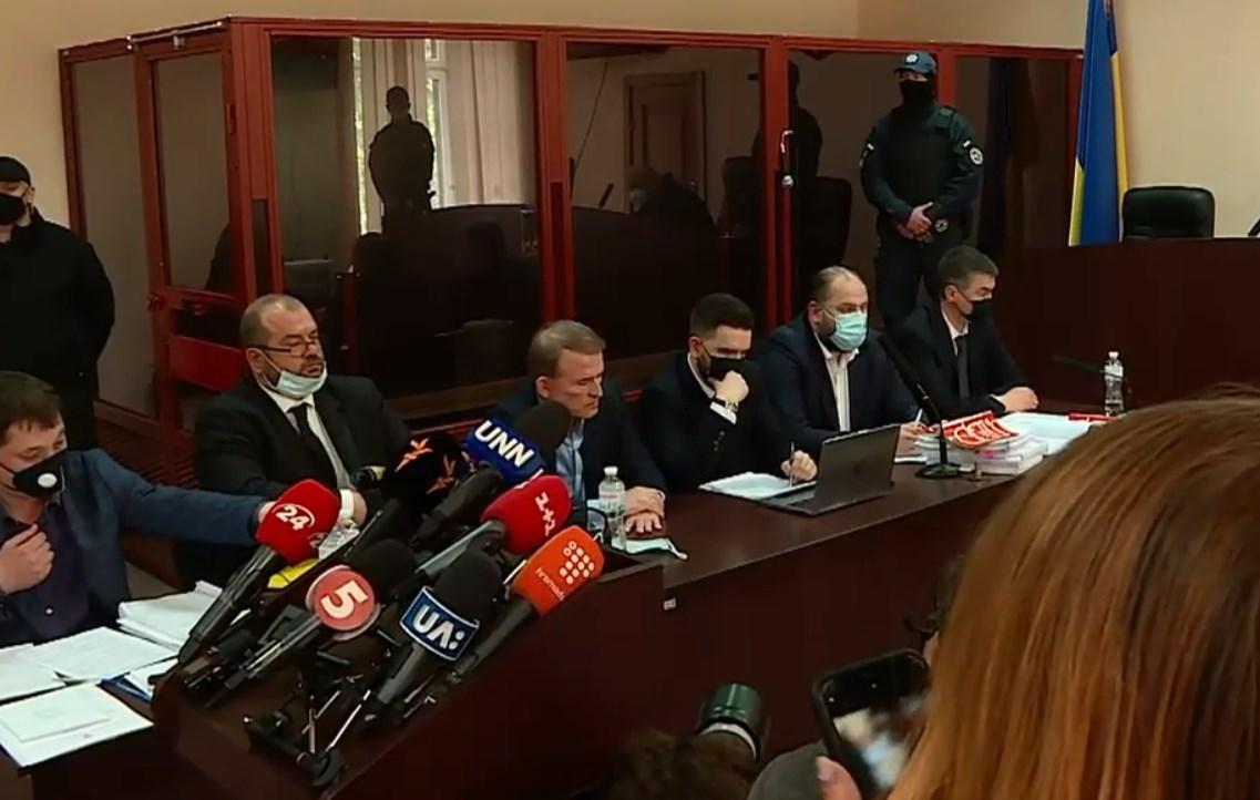Віктор Медведчук у залі суду / кадр з відео Віктор Медведчук у залі суду / кадр з відео