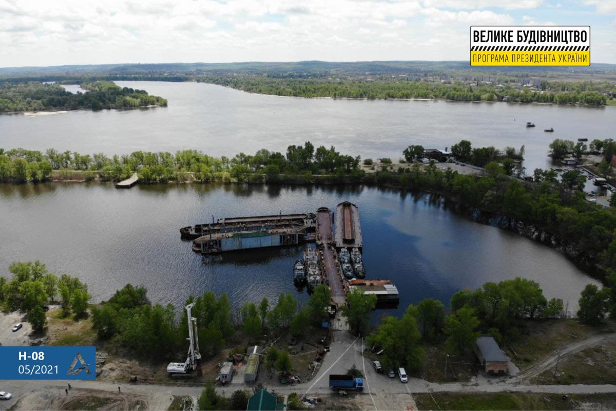 Стартувало зведення Кременчуцького мосту / фото facebook.com/Ukravtodor.Gov.Ua/ Стартувало зведення Кременчуцького мосту / фото facebook.com/Ukravtodor.Gov.Ua/