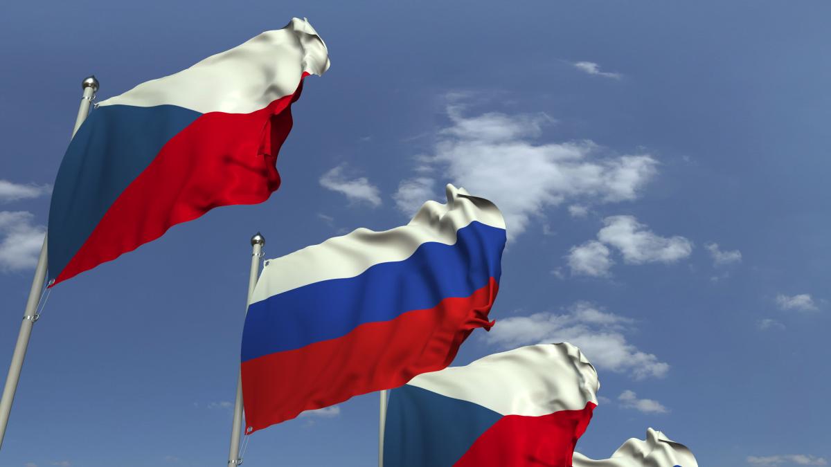 Чехія не видаватиме візи росіянам і білорусам до кінця березня 2023 року / фото ua.depositphotos.com
