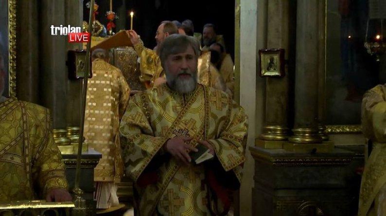 Сан диякона Новинський обійняв у квітні, фото Новинського у вбранні священнослужителя публікувалися у релігійних виданнях / скрін відео TriolanLive в YouTube Сан диякона Новинський обійняв у квітні, фото Новинського у вбранні священнослужителя публікувалися у релігійних виданнях / скрін відео TriolanLive в YouTube