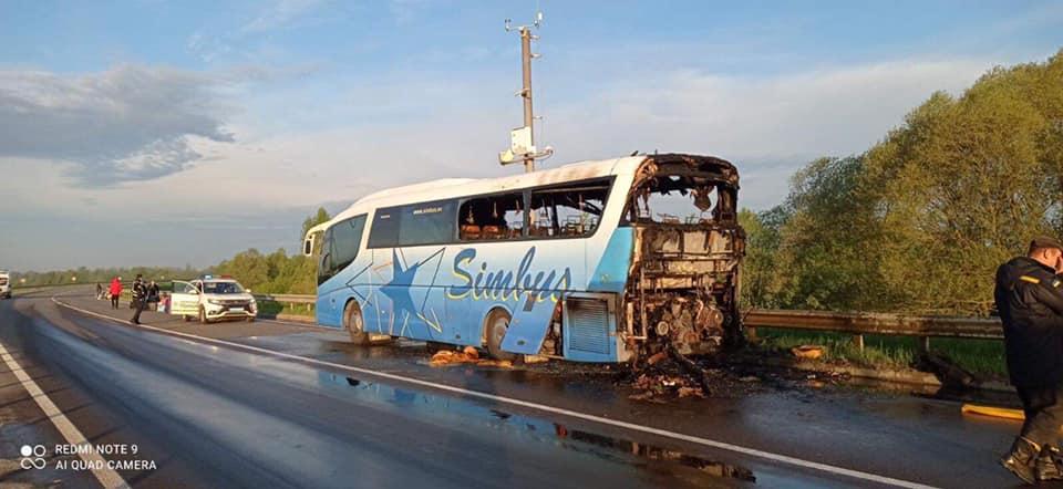 Під Львовом згорів автобус / ДСНС Під Львовом згорів автобус / ДСНС
