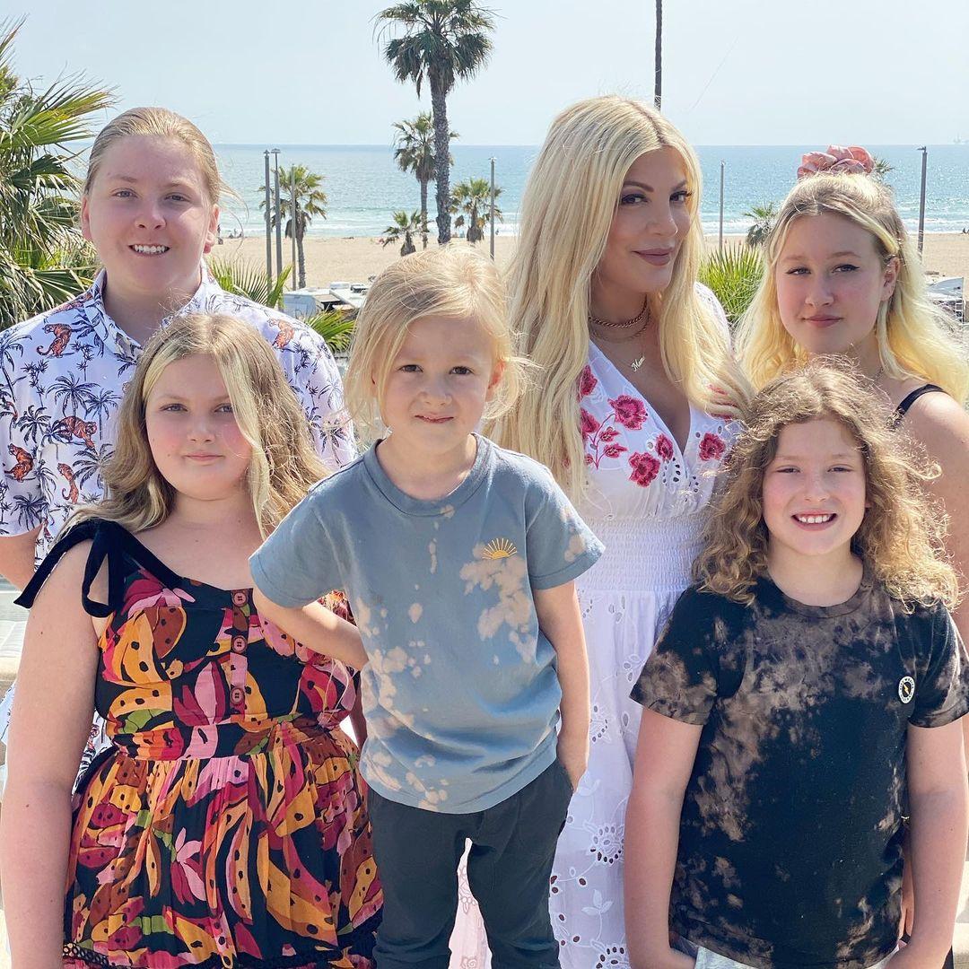 У Тори большая семья / instagram.com/torispelling У Тори большая семья / instagram.com/torispelling