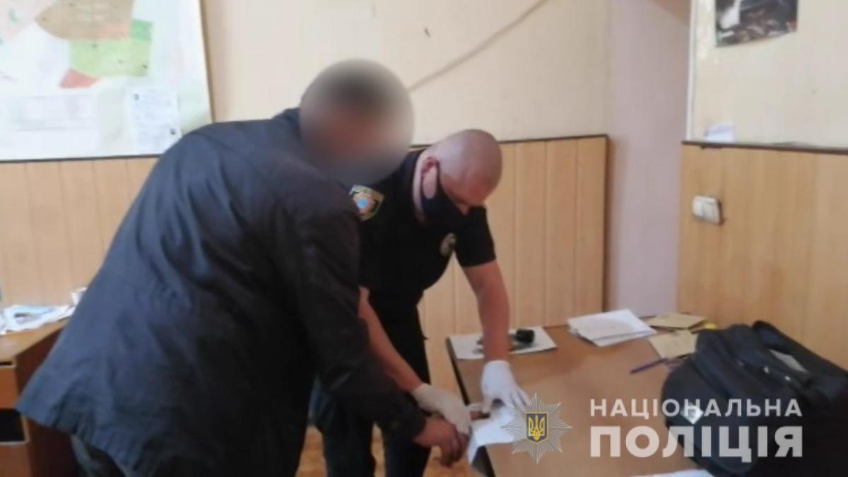 Подозреваемого задержали / фото: Нацполиция0