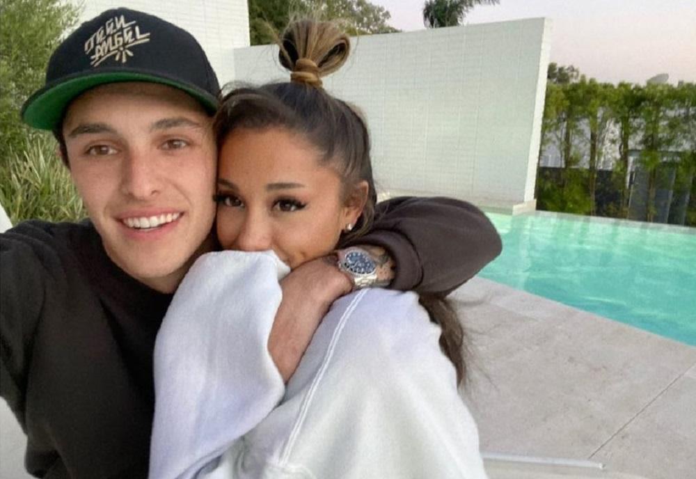 Звезда встречается с агентом по недвижимости более года / instagram.com/arianagrande Звезда встречается с агентом по недвижимости более года / instagram.com/arianagrande