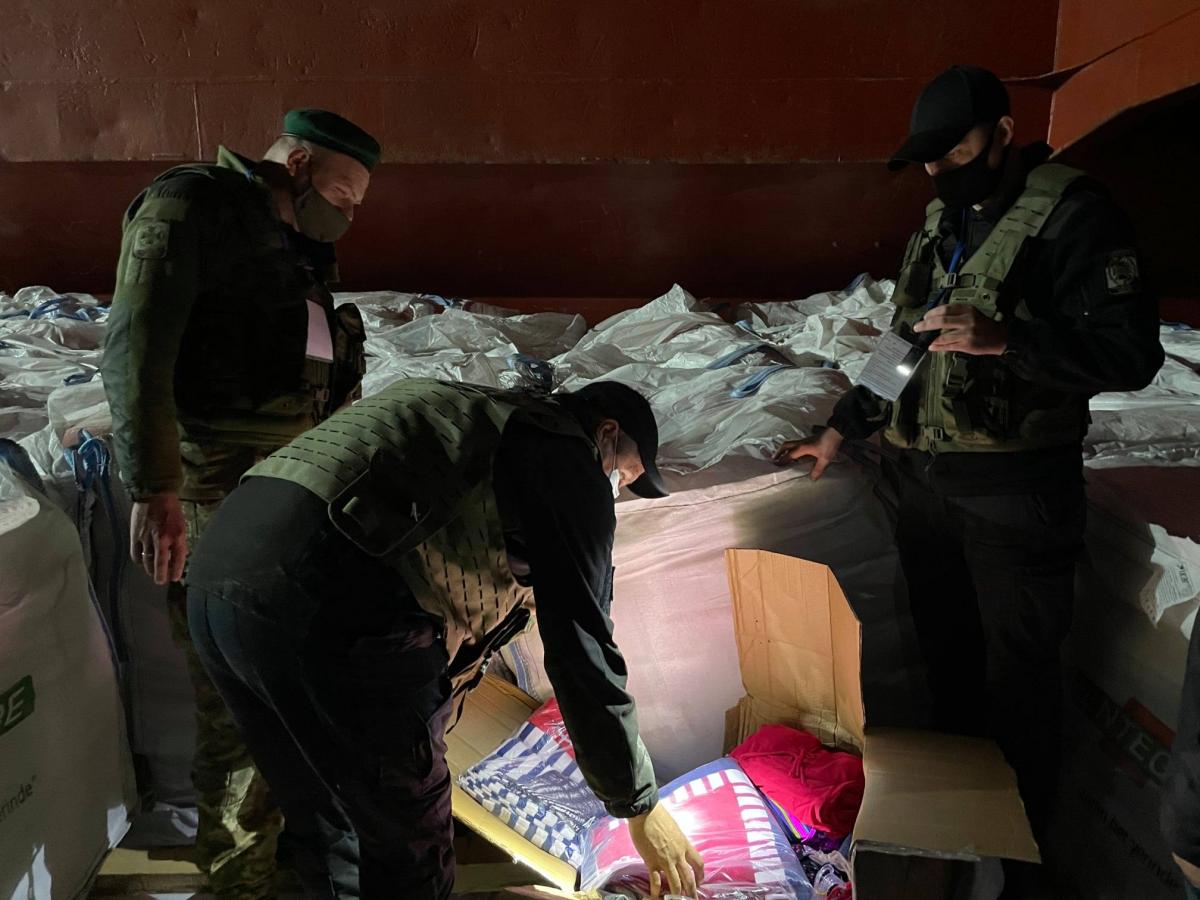 Контрабандный груз прибыл в Украину иностранным судном через Николаевский порт \ dpsu.gov.ua Контрабандный груз прибыл в Украину иностранным судном через Николаевский порт \ dpsu.gov.ua