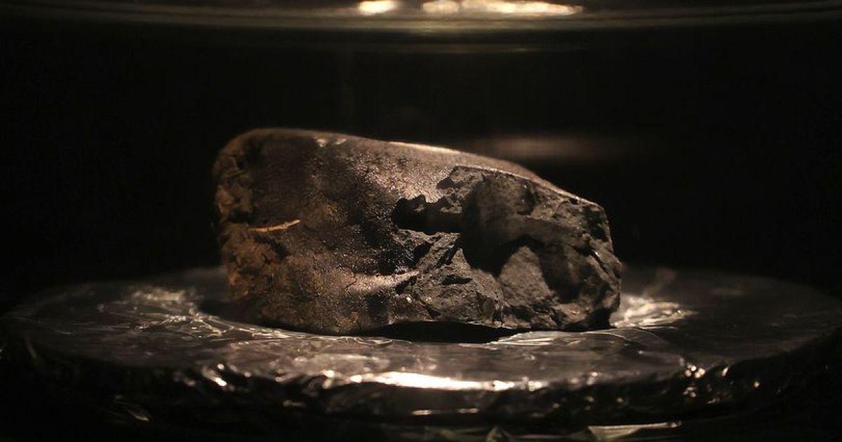 У музеї покажуть уламок метеорита вагою 100 грам \ Фото: Natural History Museum У музеї покажуть уламок метеорита вагою 100 грам \ Фото: Natural History Museum