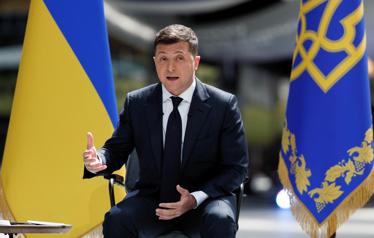 Володимир Зеленський повідомив, які теми порушуватиме під час зустрічі з Байденом / REUTERS Володимир Зеленський повідомив, які теми порушуватиме під час зустрічі з Байденом / REUTERS
