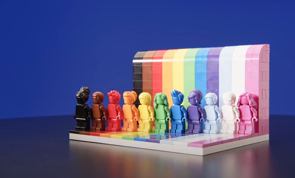Lego выпустит набор ЛГБТК+ / скриншот0