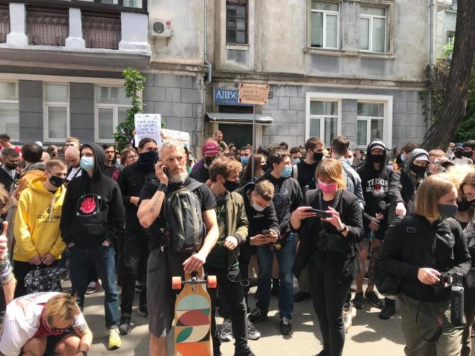 Захід охороняють правоохоронці / фото Українська правда Захід охороняють правоохоронці / фото Українська правда