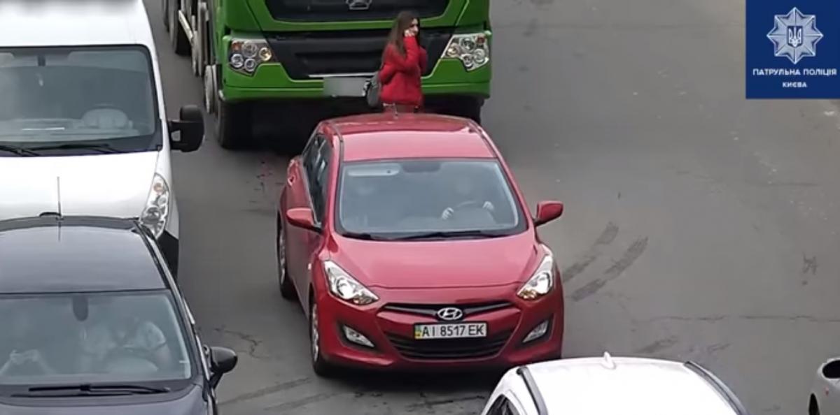 До пешеходного перехода было 30-40 метров / скриншот из видео До пешеходного перехода было 30-40 метров / скриншот из видео