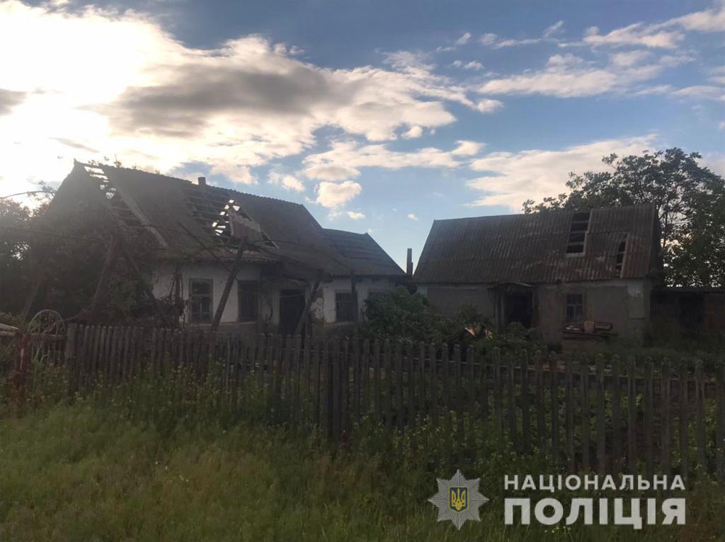 На Херсонщині пронісся торнадо / фото hr.npu.gov.ua На Херсонщині пронісся торнадо / фото hr.npu.gov.ua