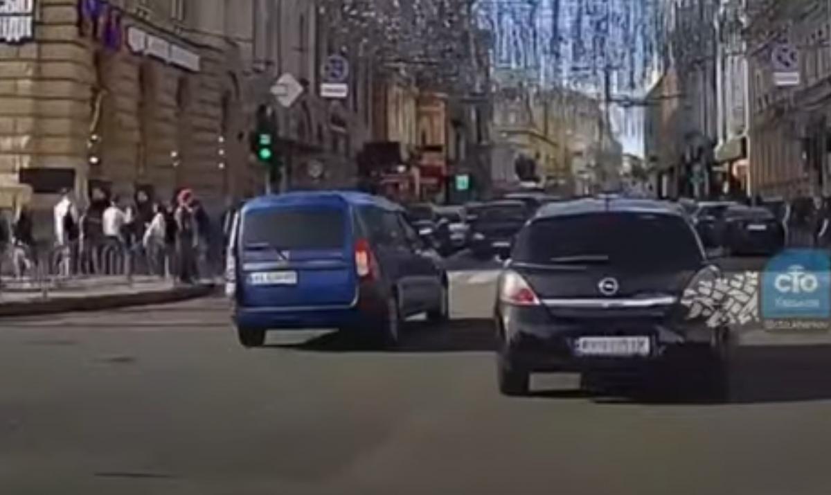 Водій повністю визнав свою провину / скріншот з відео Водій повністю визнав свою провину / скріншот з відео