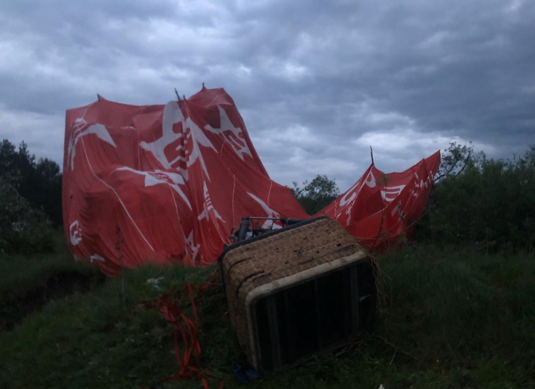 На Хмельниччині впала повітряна куля / фото mvs.gov.ua На Хмельниччині впала повітряна куля / фото mvs.gov.ua