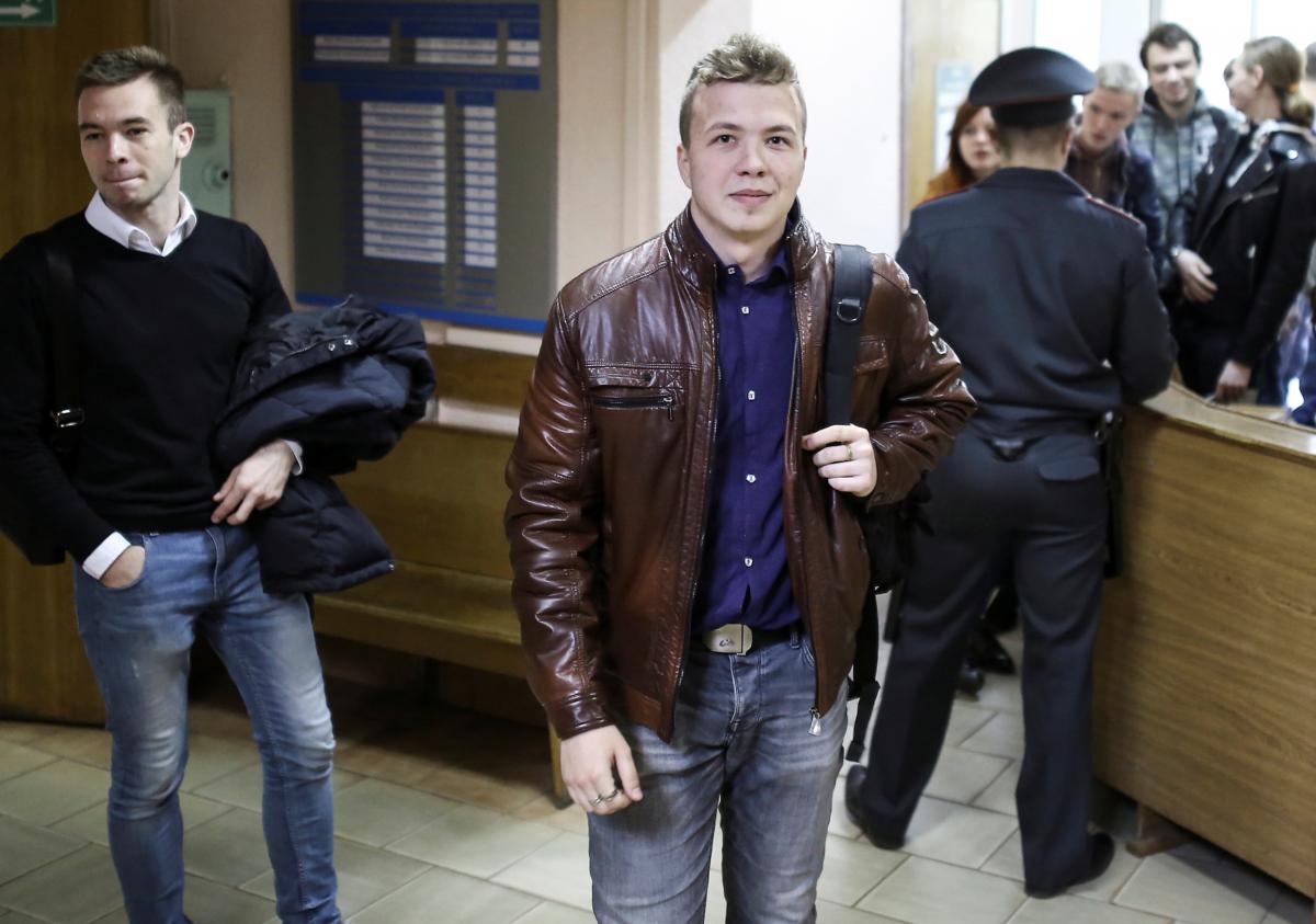 Протасевича затримали в аеропорту Мінська / фото REUTERS Протасевича затримали в аеропорту Мінська / фото REUTERS