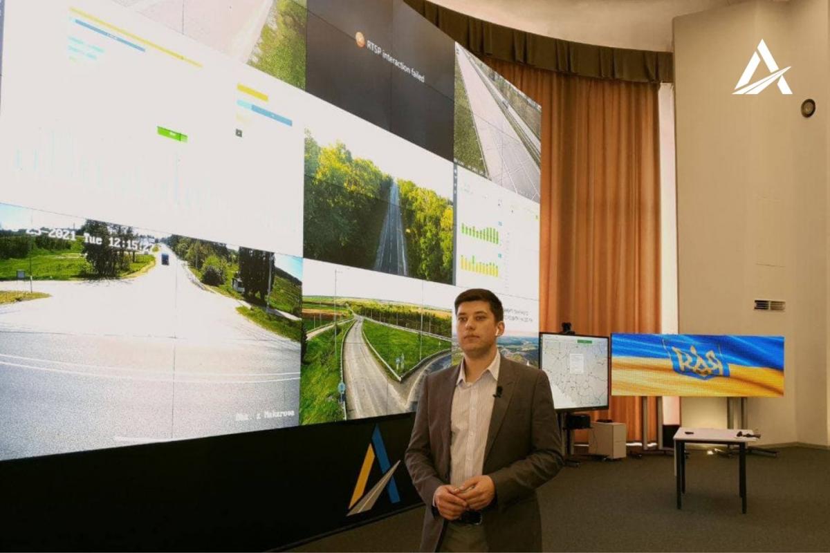 Команда 'Большой стройки' Зеленского представила систему жесткого контроля за состоянием дорог Команда 'Большой стройки' Зеленского представила систему жесткого контроля за состоянием дорог