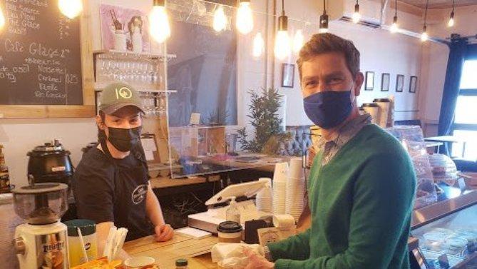 Уильям Амос помочился во время онлайн-заседания парламента / фото twitter.com/WillAAmos Уильям Амос помочился во время онлайн-заседания парламента / фото twitter.com/WillAAmos