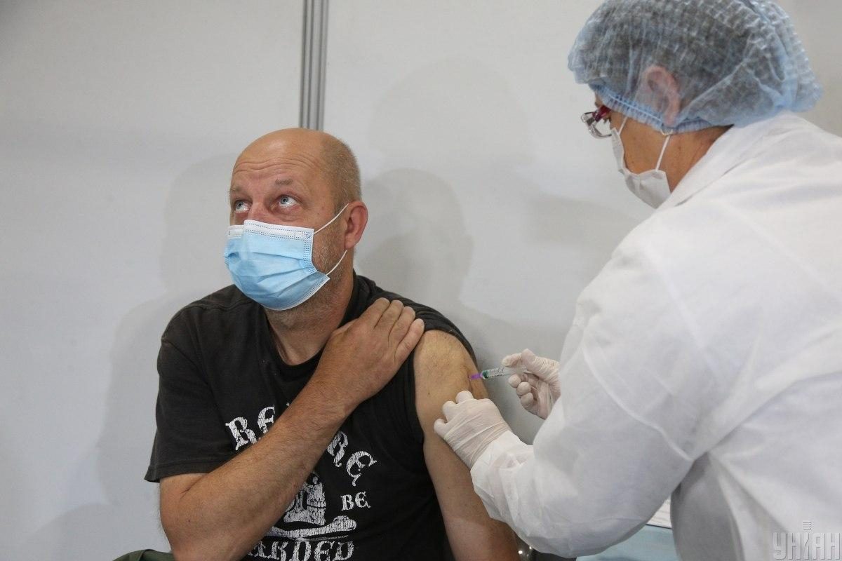 Фото Центр вакцинации от COVID-19 в Киеве 29 мая 2021