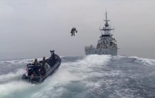 Британские морпехи отработали тактику захвата корабля при помощи "джетпака" (видео)