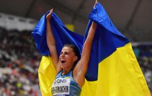 "Девушка-весна": звезда украинского спорта поделилась новыми соблазнительными фото