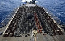 ВМС США затримали судно з партією російської зброї (фото, відео)