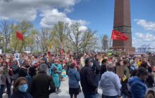 "Это русский город!": в Одессе на Аллее Славы произошли стычки между участниками "Бессмертного полка" и полицейскими (видео)