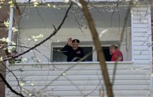 Командование ВМС с оркестром поздравило 100-летнего ветерана с Днем победы (фото)