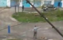 У Росії чоловік підірвав себе гранатою на очах у копів і потрапив на відео (18+)
