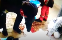 На глазах у прохожих: полиция показала, как киевлянка родила мальчика в метро