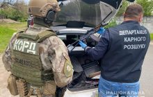 Продавали зброю із зони ООС: поліція спіймала банду з Дніпропетровщини (фото, відео)