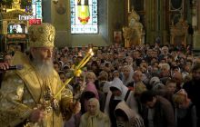 Онуфрий в Харькове устроил литургию в Благовещенском соборе: толпа верующих без масок и дистанции (фото)