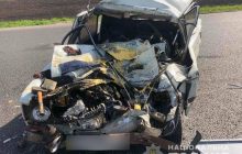 На Харківщині легковик зім'яло об вантажівку: двоє загиблих (фото)