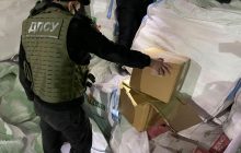 В порту Николаева на корабле с цементом обнаружили рекордную партию контрабанды (фото, видео)