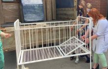 В Днепре на свой день рождения девушка купила кровати для детской больницы