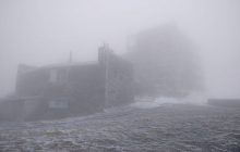 Мороз у травні: температура у Карпатах впала до -1°, гори огорнув туман (фото)