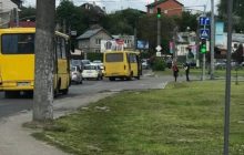 Вкрав ключі від автобуса і поїхав: у Львові побилися два водії маршруток